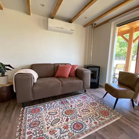 Дом отдыха Boerderijlodge Met Hottub *