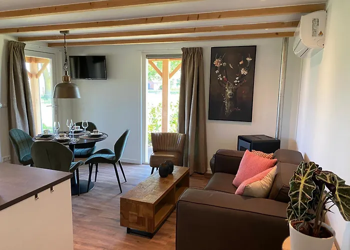 Luxe Lodge Met Hottub Op Het Platteland 펜션 *